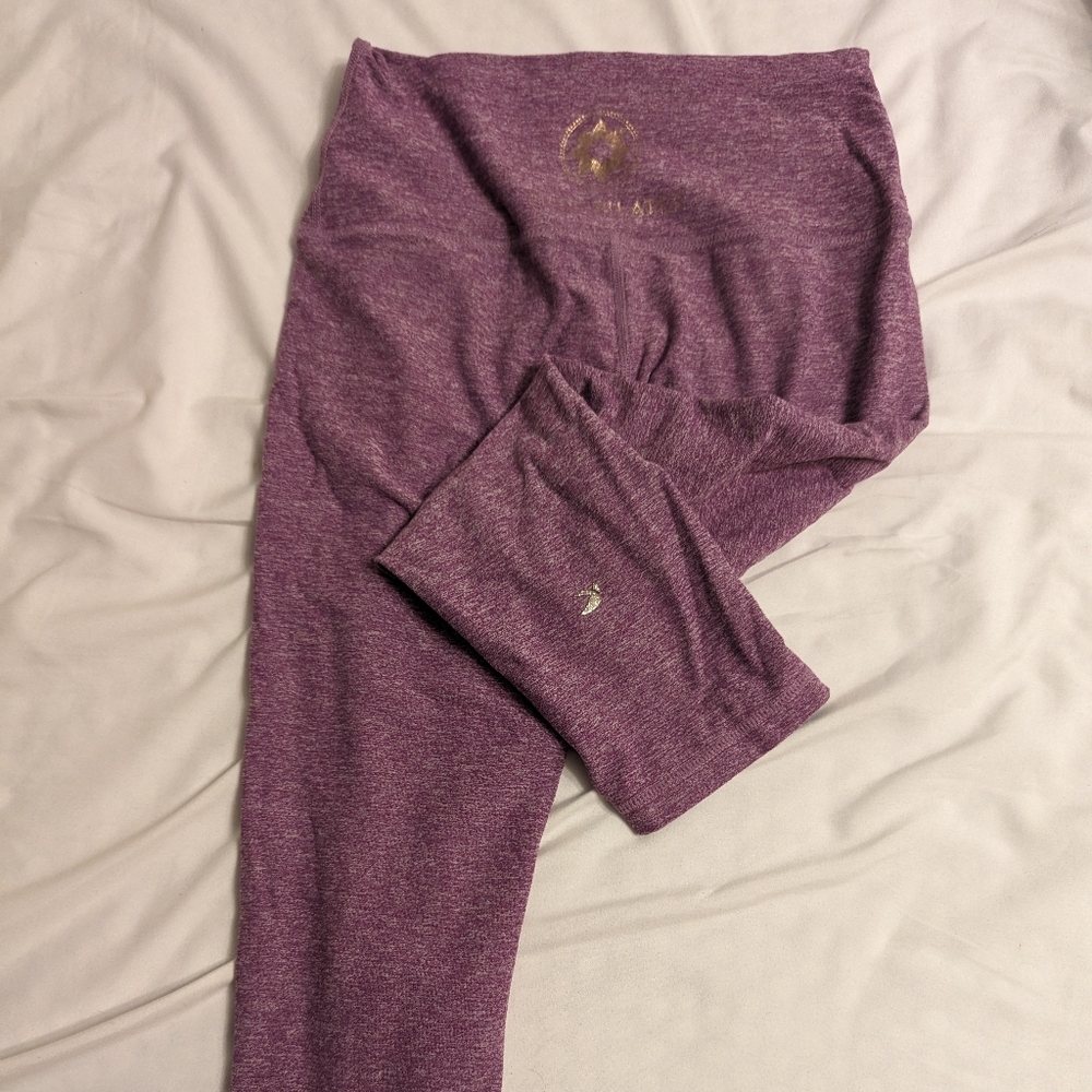 Club Pilates Glyder Leggings